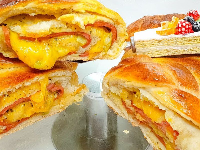 Luncheon With Mozzarella Cheese Pie