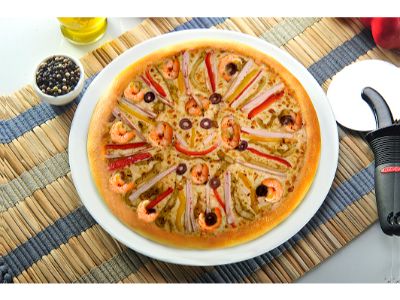 Seafood Pizza