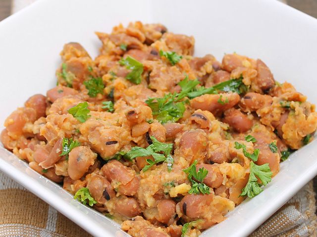 Alexandrian Foul With Vegetables And Tahini