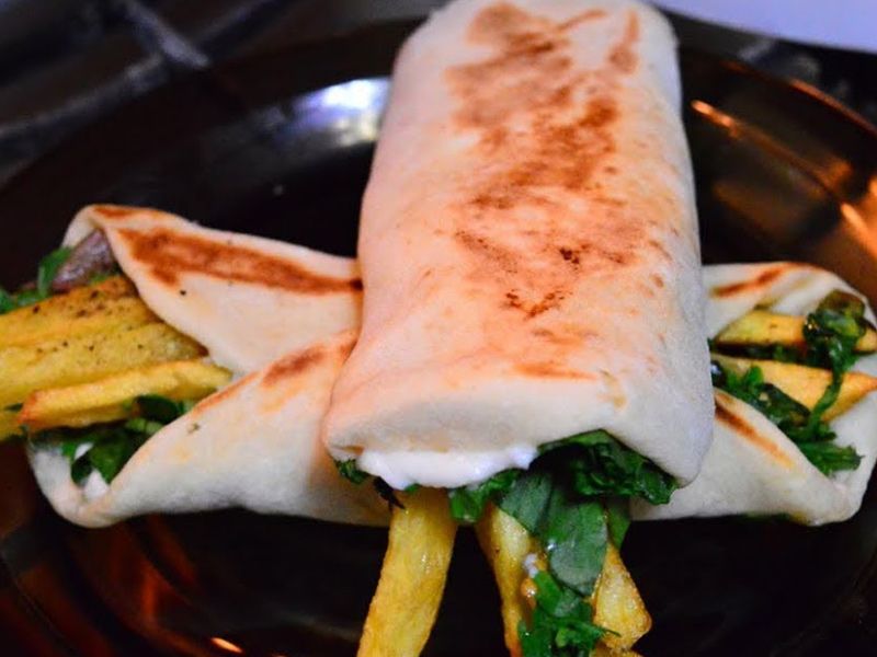 Foul Sandwich With Fries