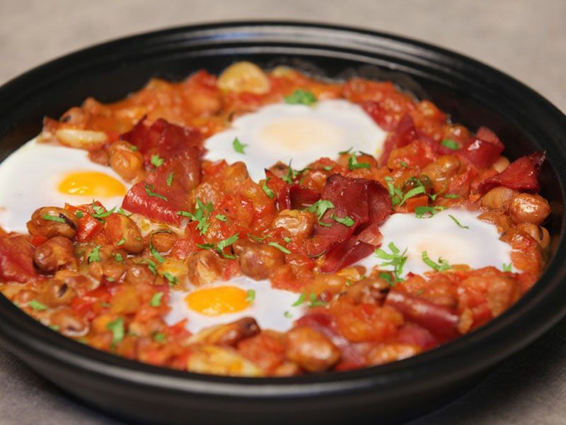 Foul With Eggs Box