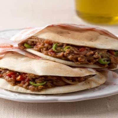 ساندويتش فول مع طعمية
