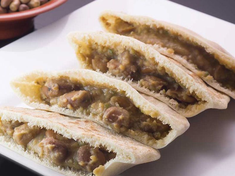 spicy foul sandwich