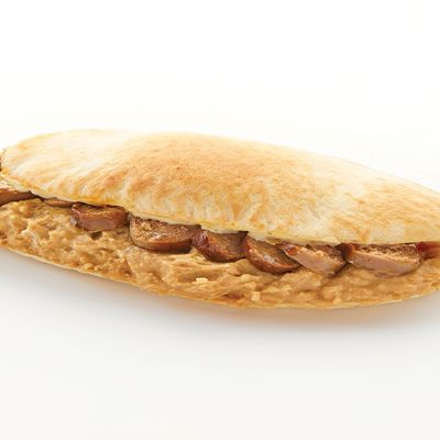 Foul sandwich with hot dog