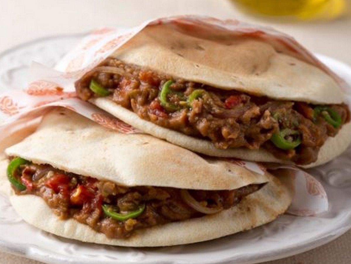 Foul Sauce Sandwich