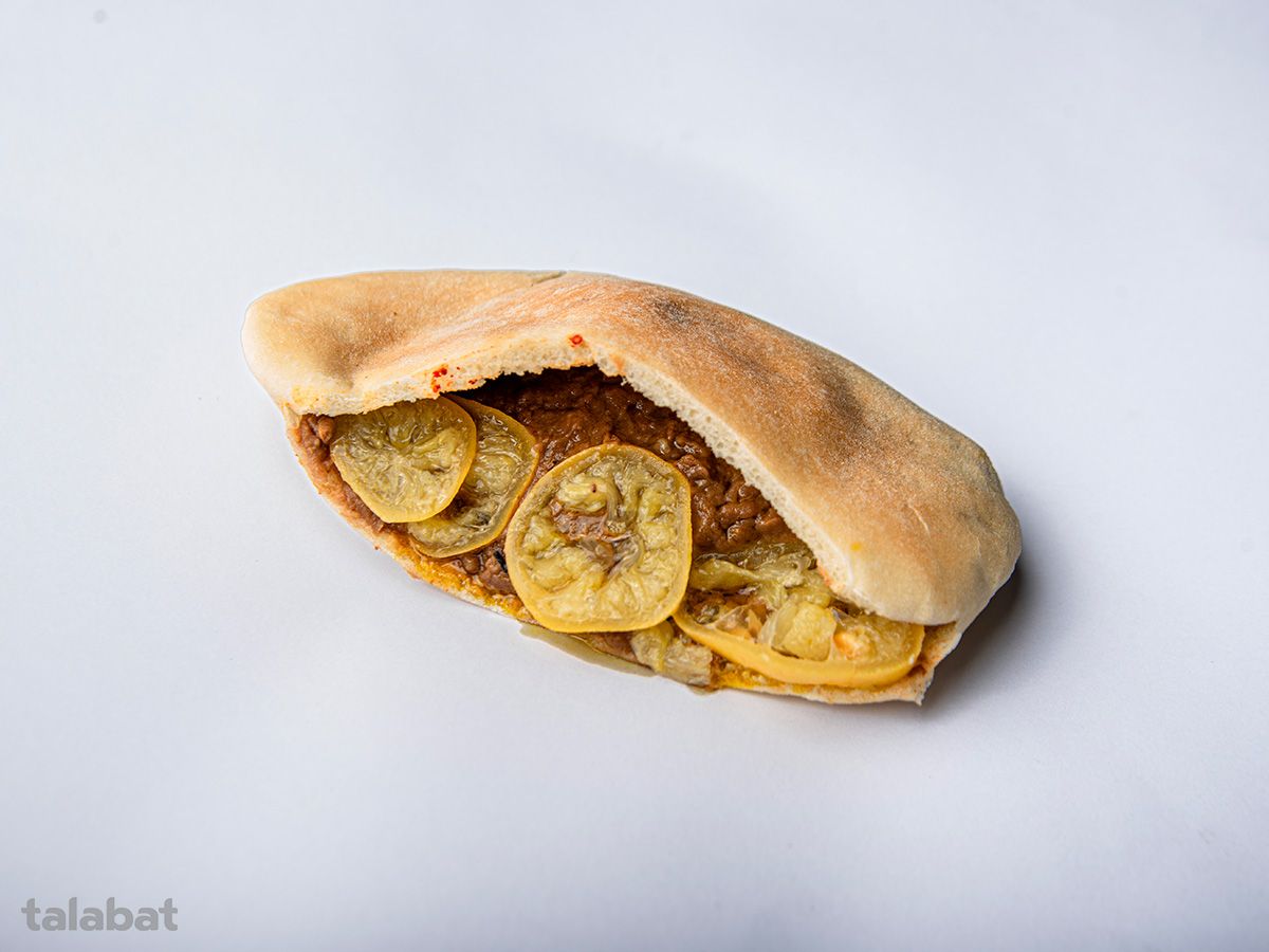 Ful sandwich with pickled lemon