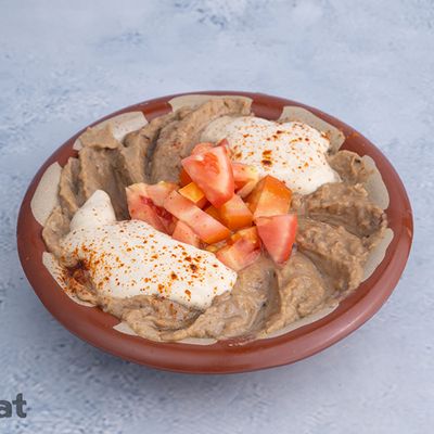 فول مع بيض مسلوق