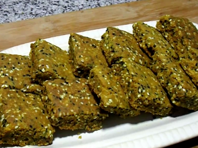 Yellow Oras With Sesame And Black Seeds