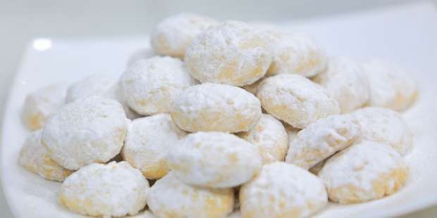 Kahk with Date Paste