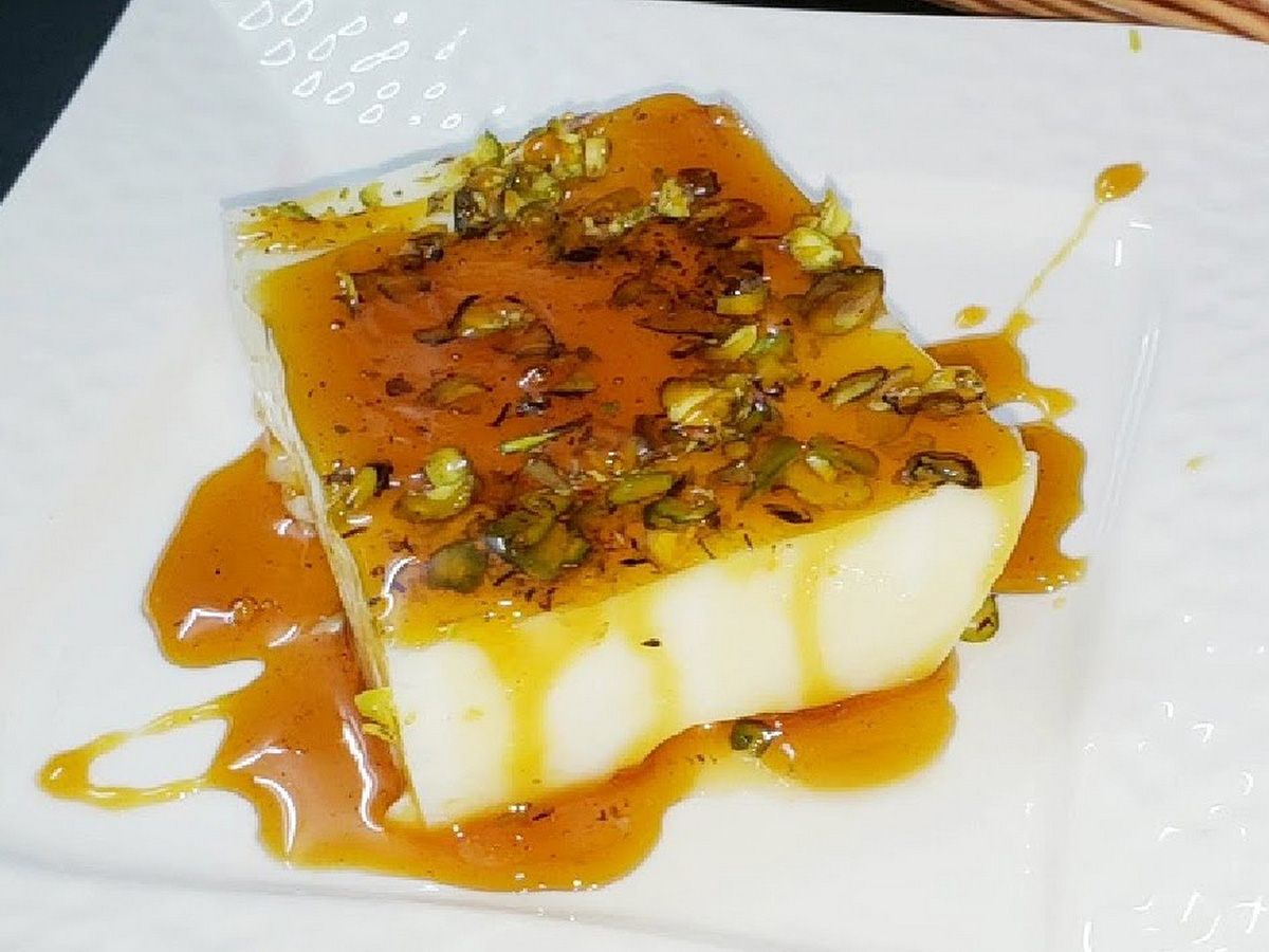 Qeshta with honey