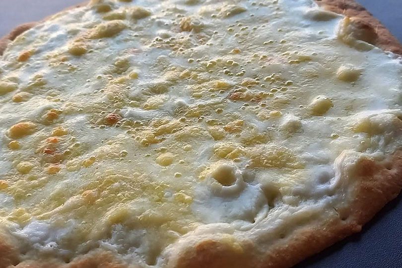 Sweet Manakish Qeshta with Honey