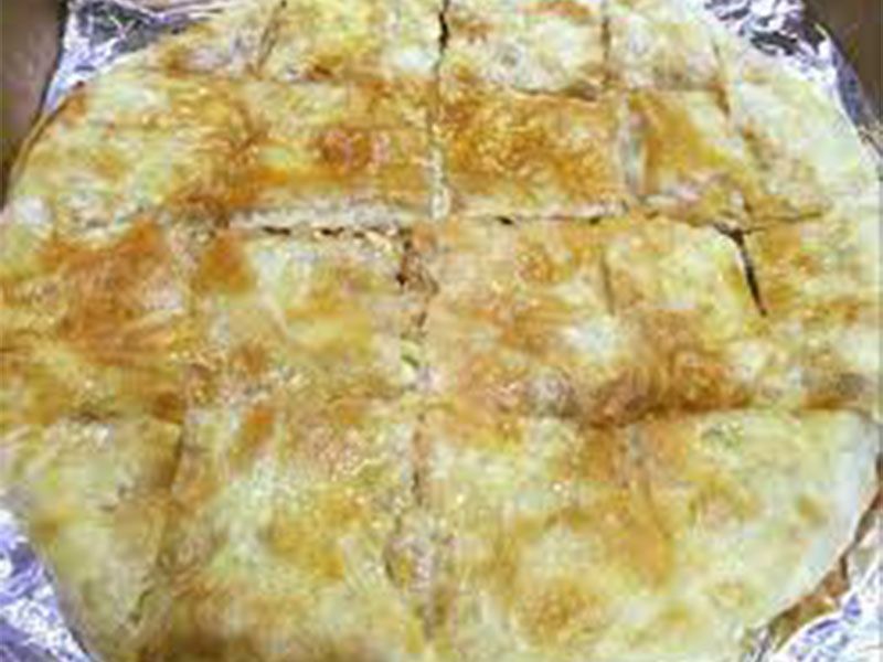 Qeshta With Honey Pie
