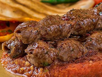 Khoshkhash Kebab With Sauce