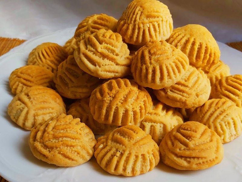 Kahk With Ajwa