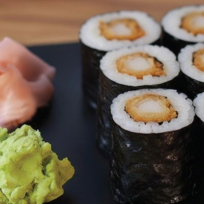CRAB TEMPURA HOSOMAKI ROLL