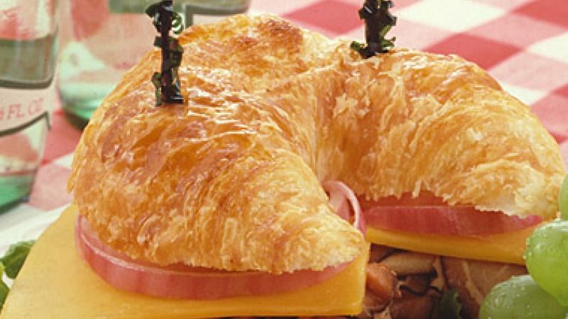 Smoked Turkey And Cheddar Cheese Croissant