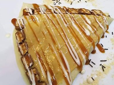 Snickers Chocolate With Nuts Crepe