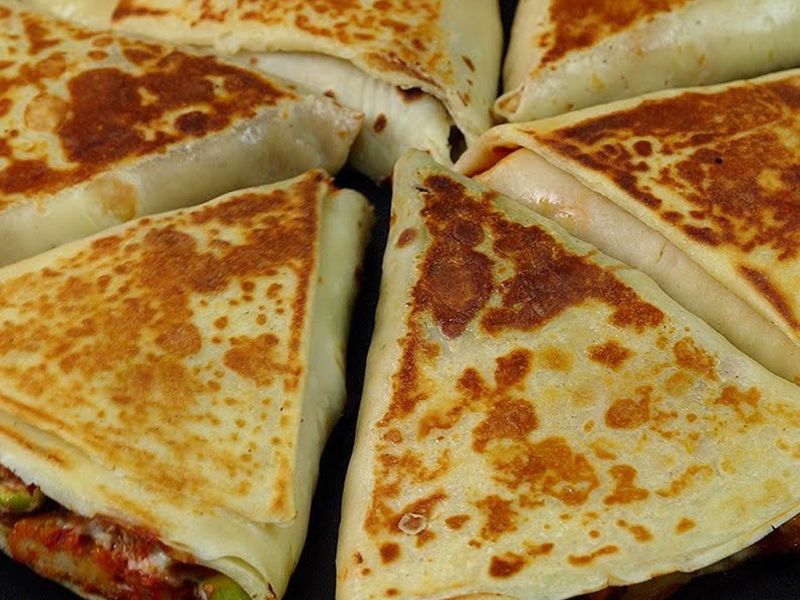 Roumi Cheese With Mozzarella Cheese Crepe