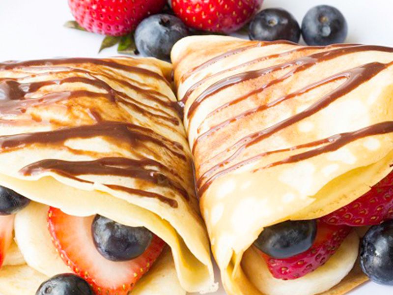 Chocolate With Fruits Cocktail Crepe
