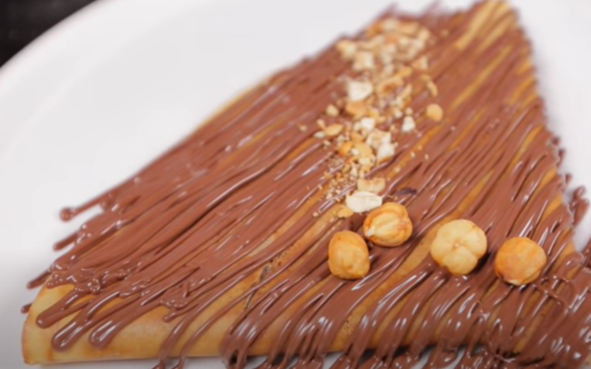 Chocolate With Nuts Crepe