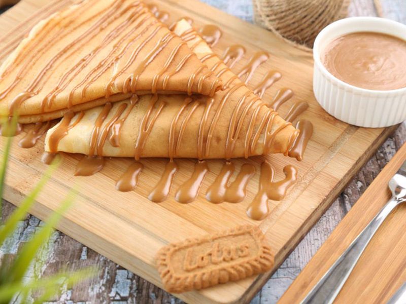 Lotus With Nuts Crepe
