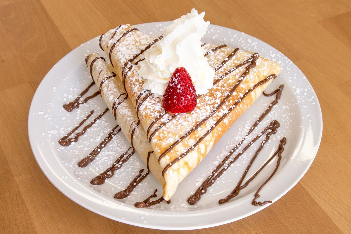 Jam With Qeshta And Honey Crepe
