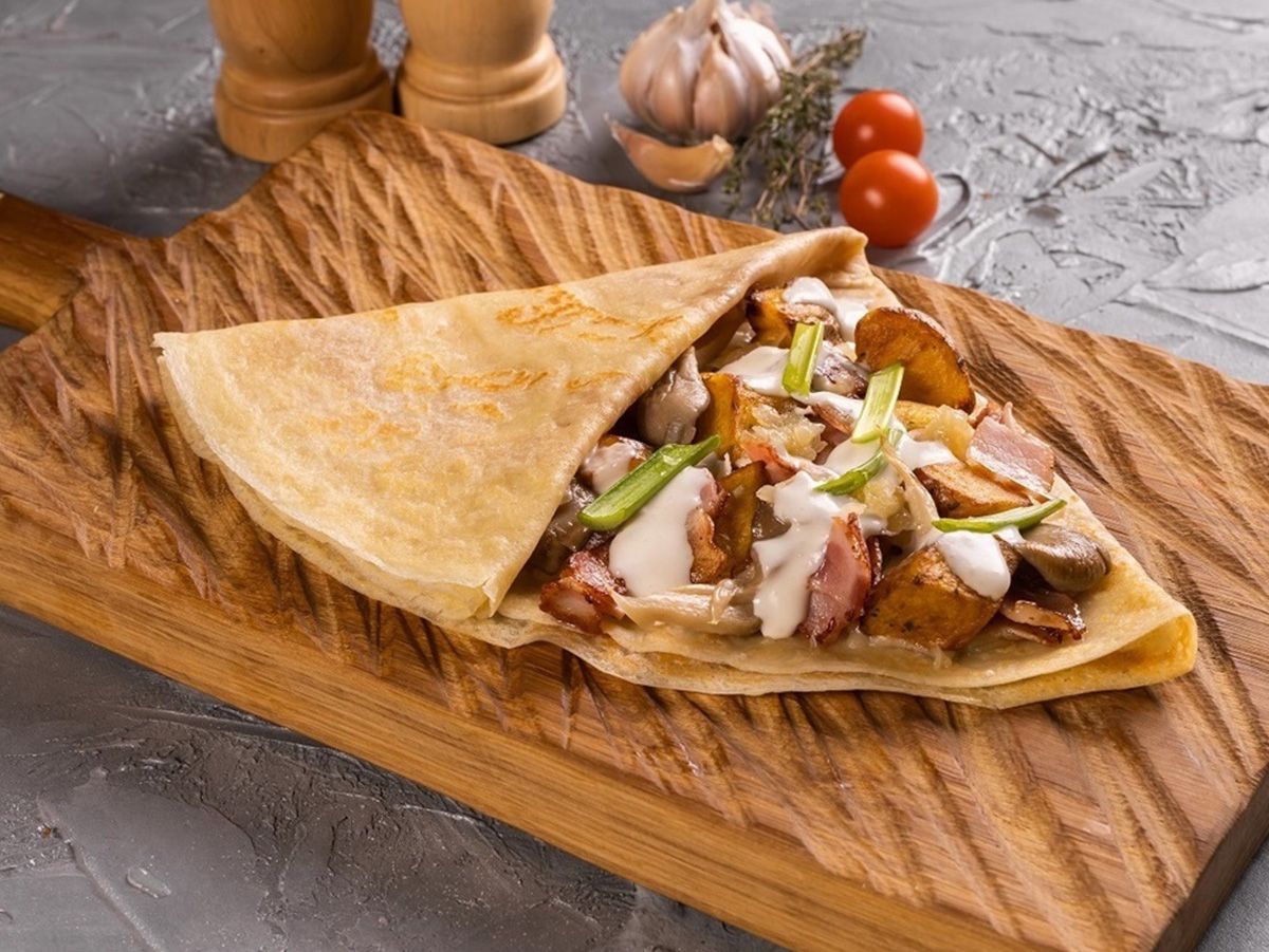 Mixed cheese crepe