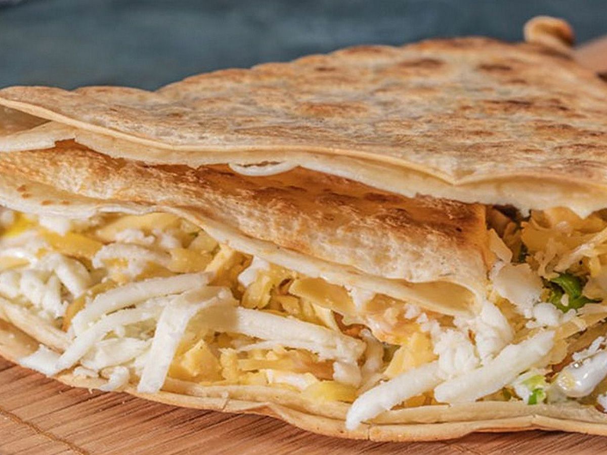 Mixed cheese crepe