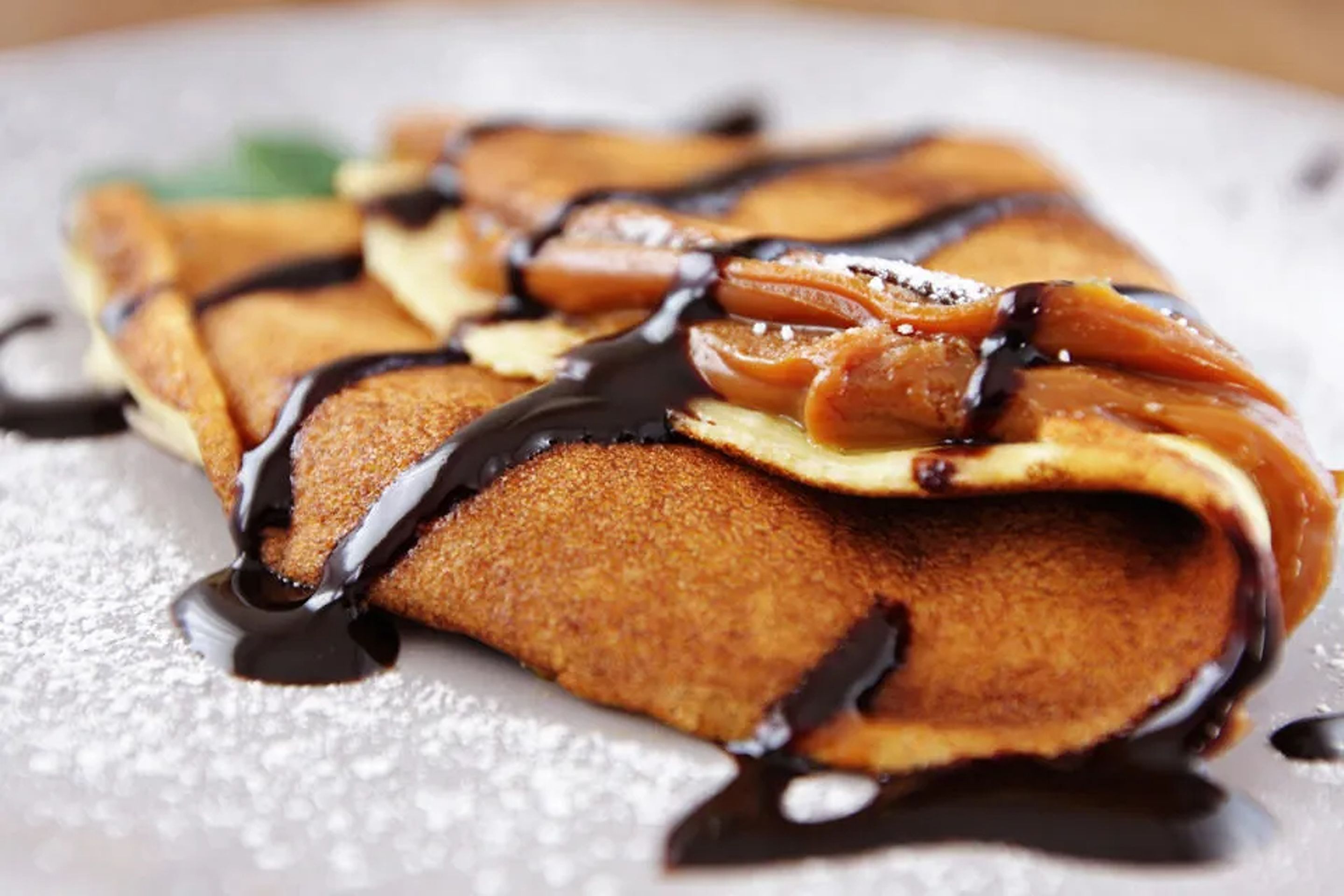 Mix Nutella And Lotus Crepe