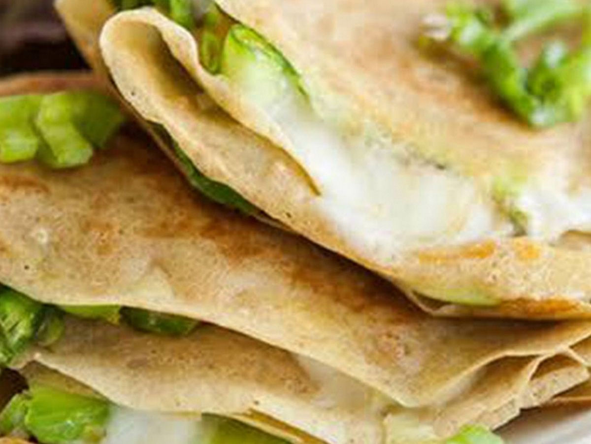 Plain mix cheese crepe
