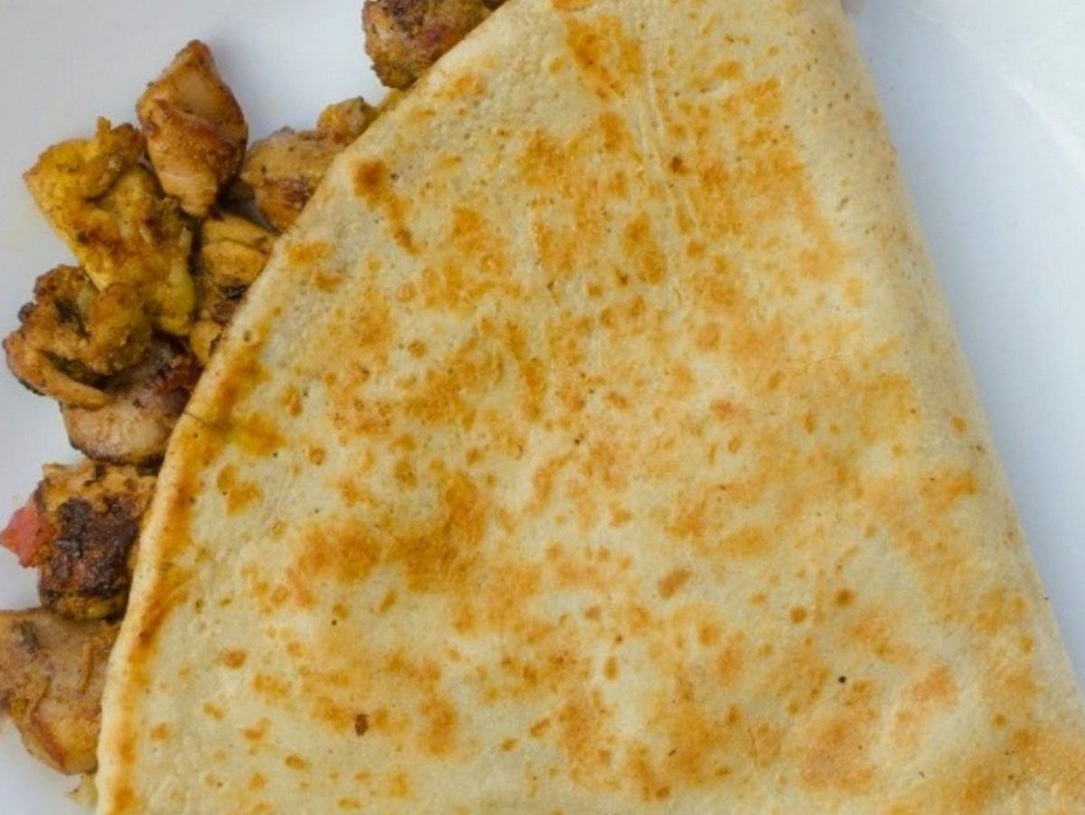 Mix chicken crepe