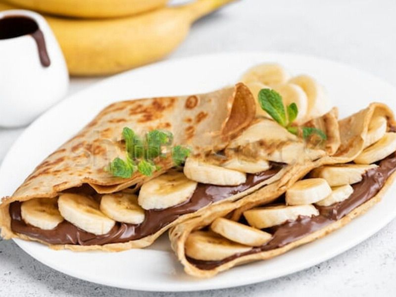 Banana With Chocolate Crepe