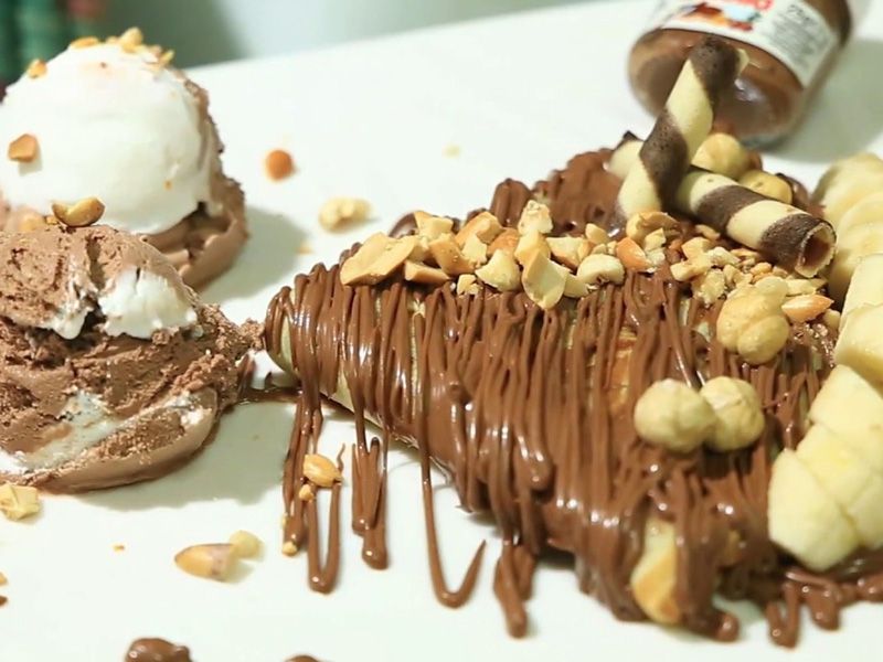 Nutella Chocolate With Nuts Crepe