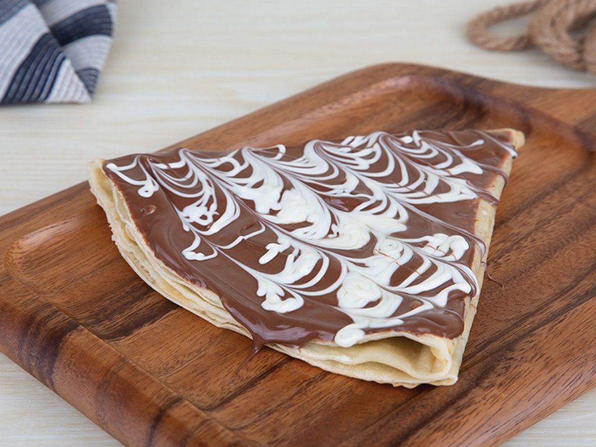 Nutella mandolin crepe