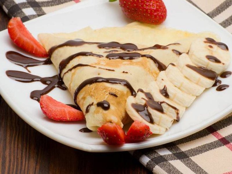 Nutella Chocolate With Twix Chocolate Crepe
