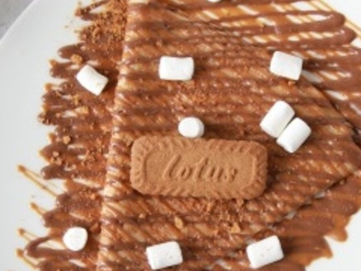 Nutella and lotus crepe
