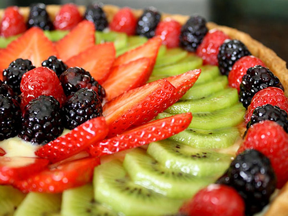 Cream and Fruits Pie
