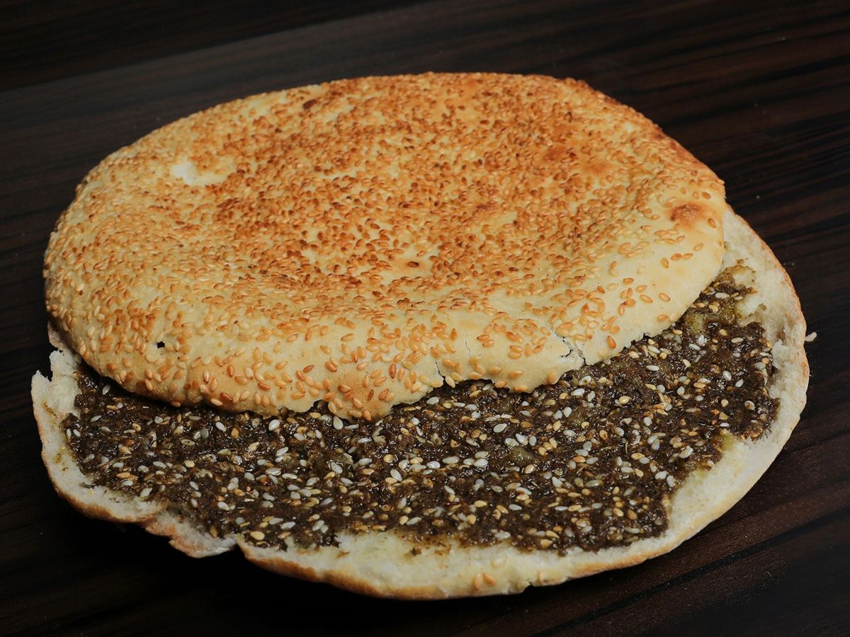 Kaak with thyme