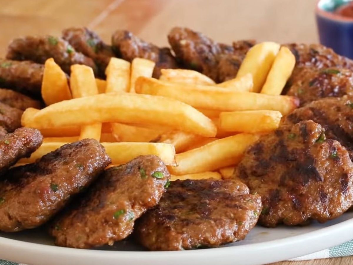 Turkish meat kofta meal