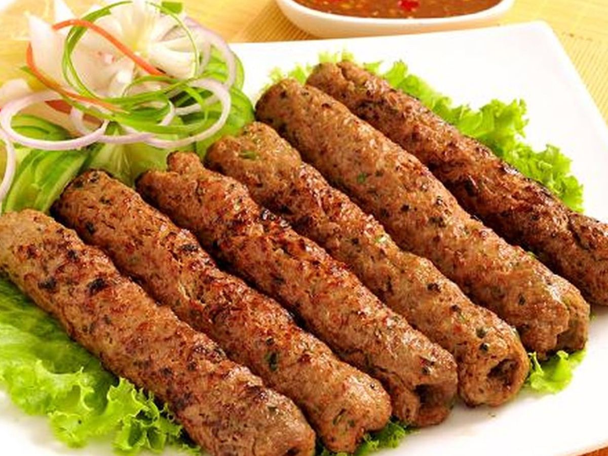 Kofta With Mixed Salad And Bread