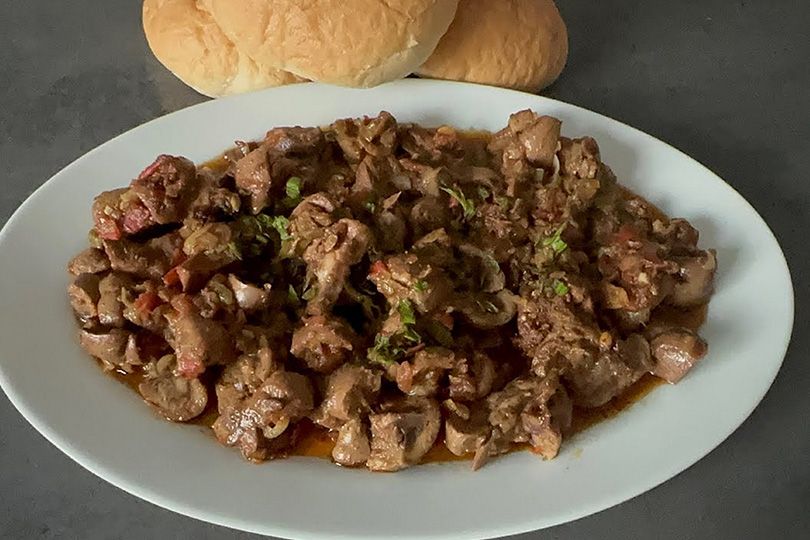 Grilled kidneys and testicles