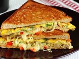 Omelette With Cheese Club
