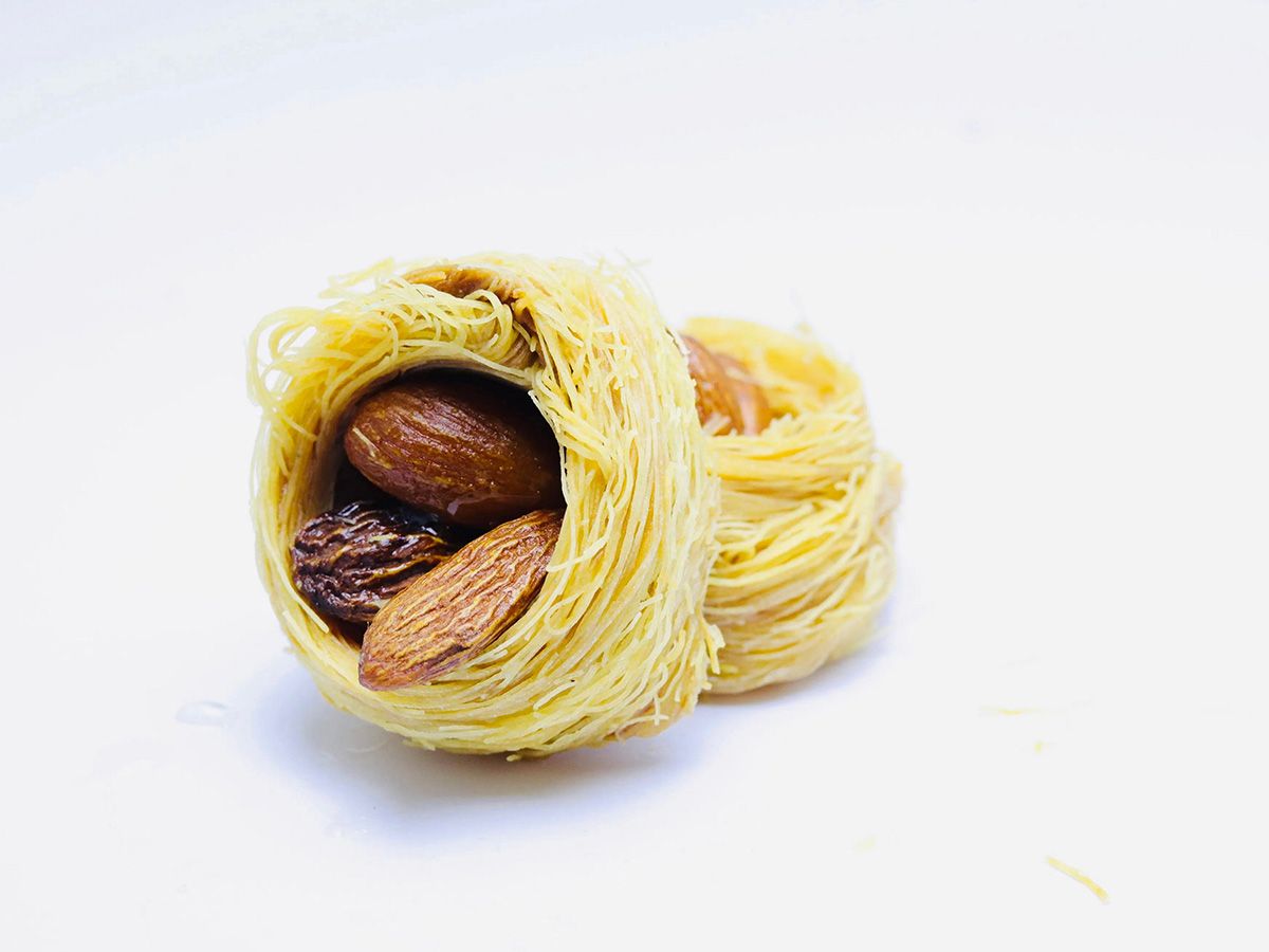 Konafa asawer 2 almonds