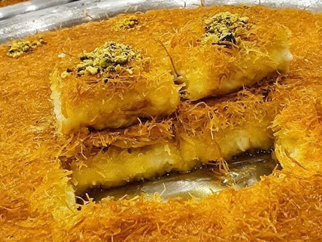 Bin Narain Konafa With Qeshta