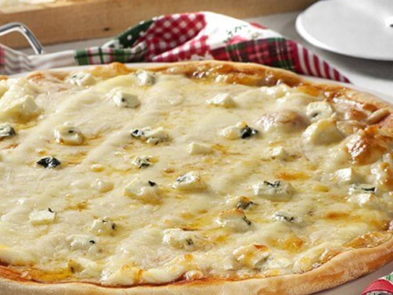 Quattro Formaggi Pizza