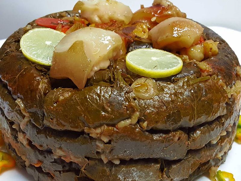 Knuckles With Vine Leaves Meal