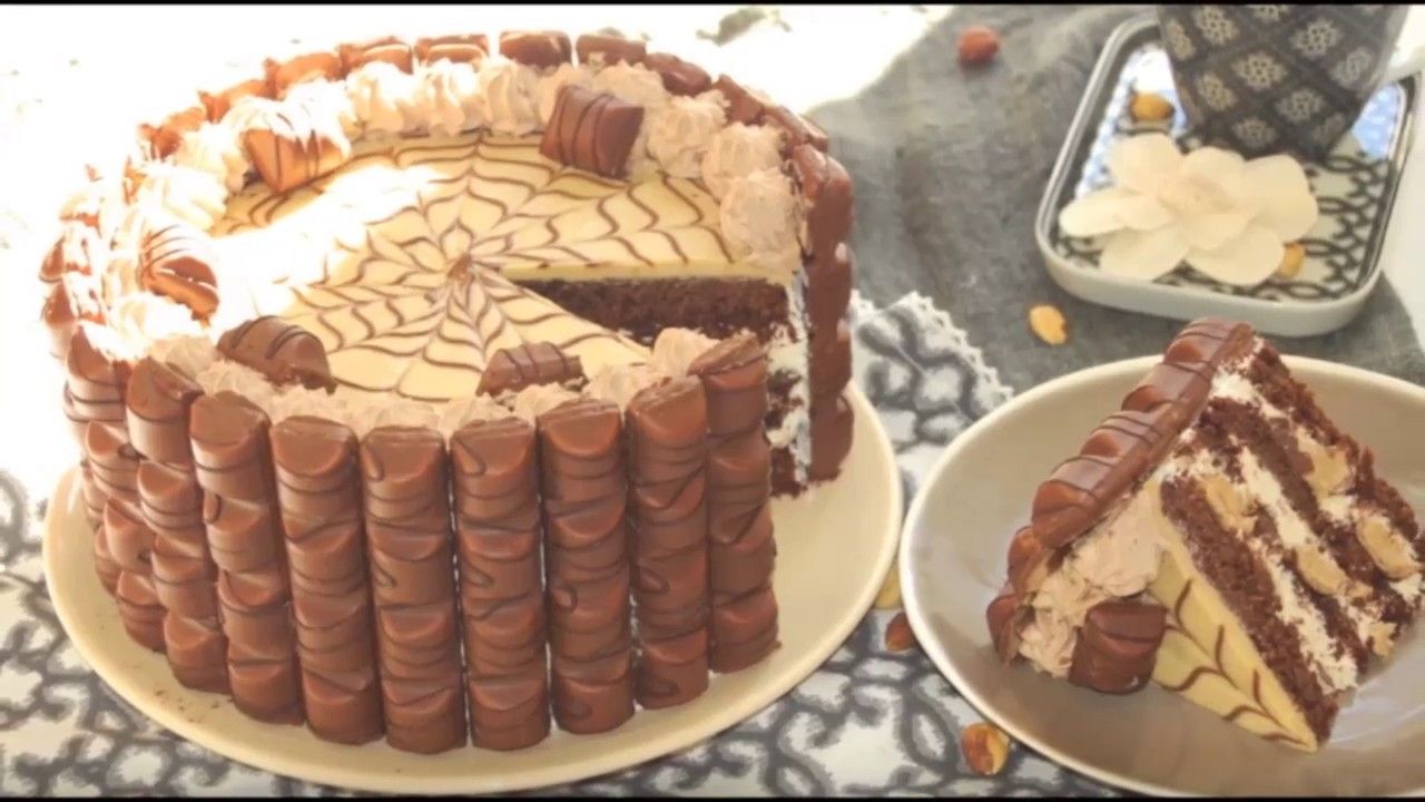 Kinder Bueno Bomb Cake