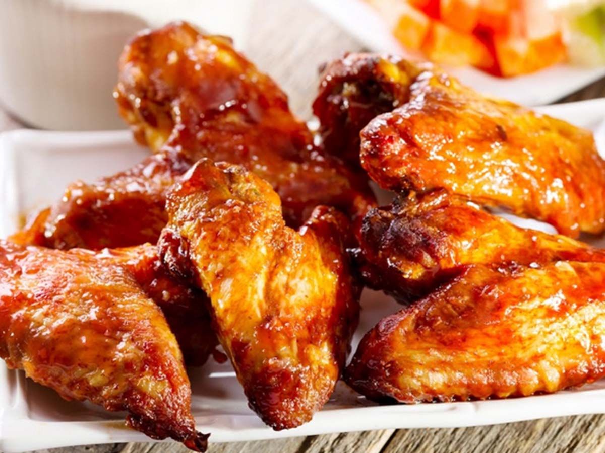 A kilo of grilled wings
