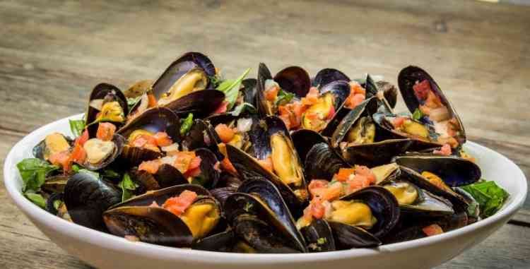 A Kilo Of Mussels
