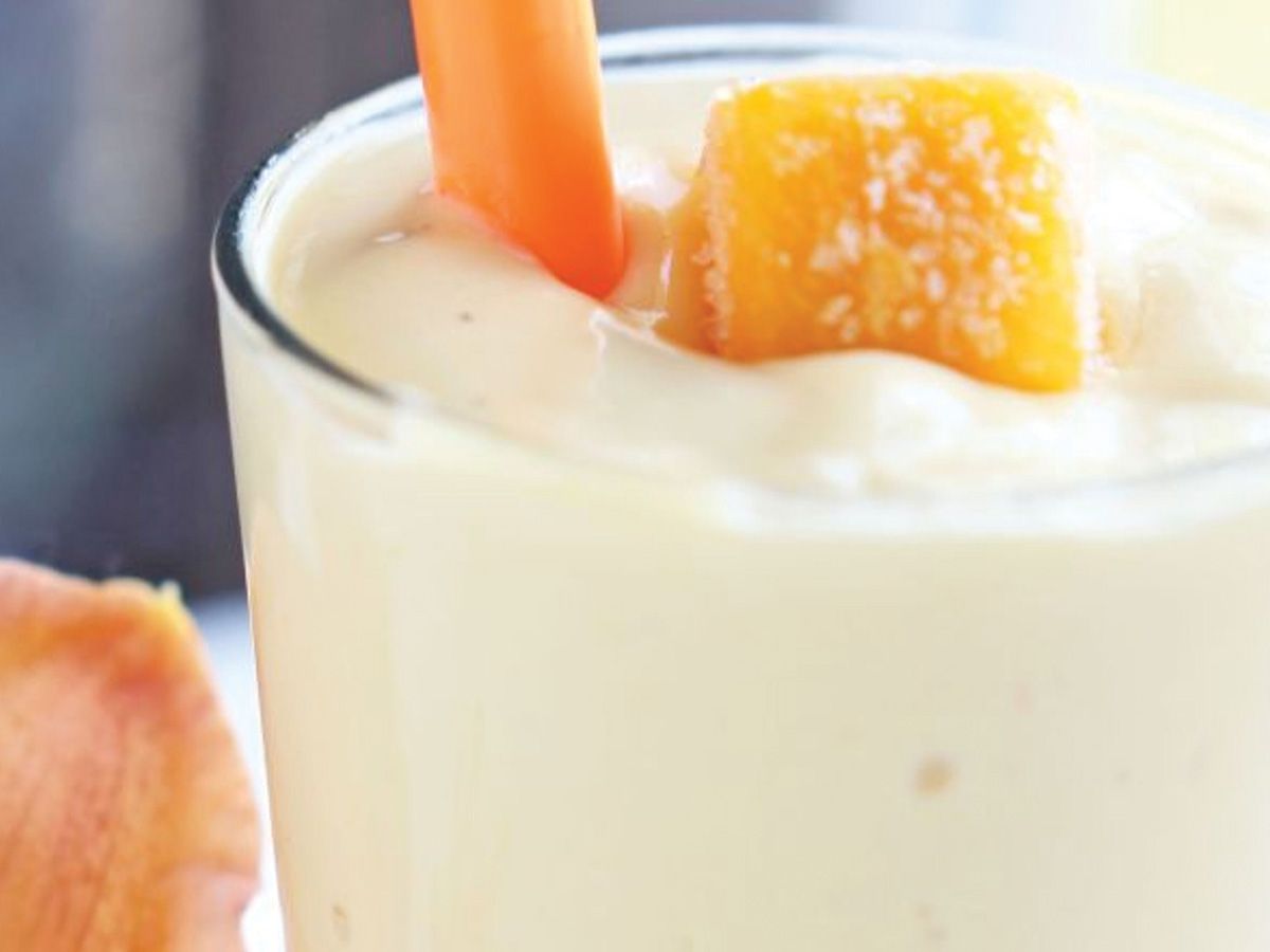 Fresh mango vanilla cocktail juice